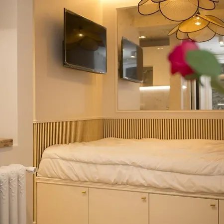 Daire Studio Fonctionnel Et Moderne Place Clichy - 2p Paris