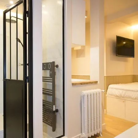 Daire Studio Fonctionnel Et Moderne Place Clichy - 2p *